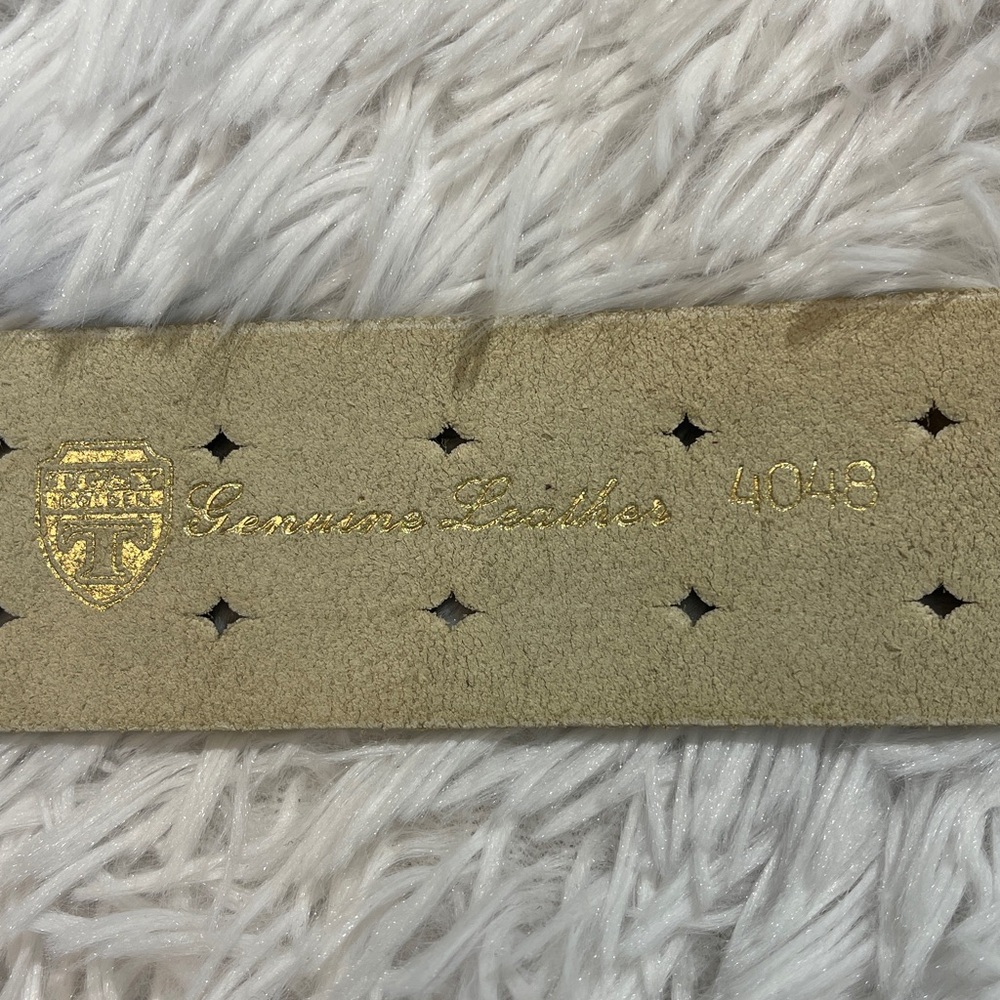 GOLDEN T Elegant White Leather Belt with Gold Buckle WOMENS SIZE 38 - Picture 5 of 6